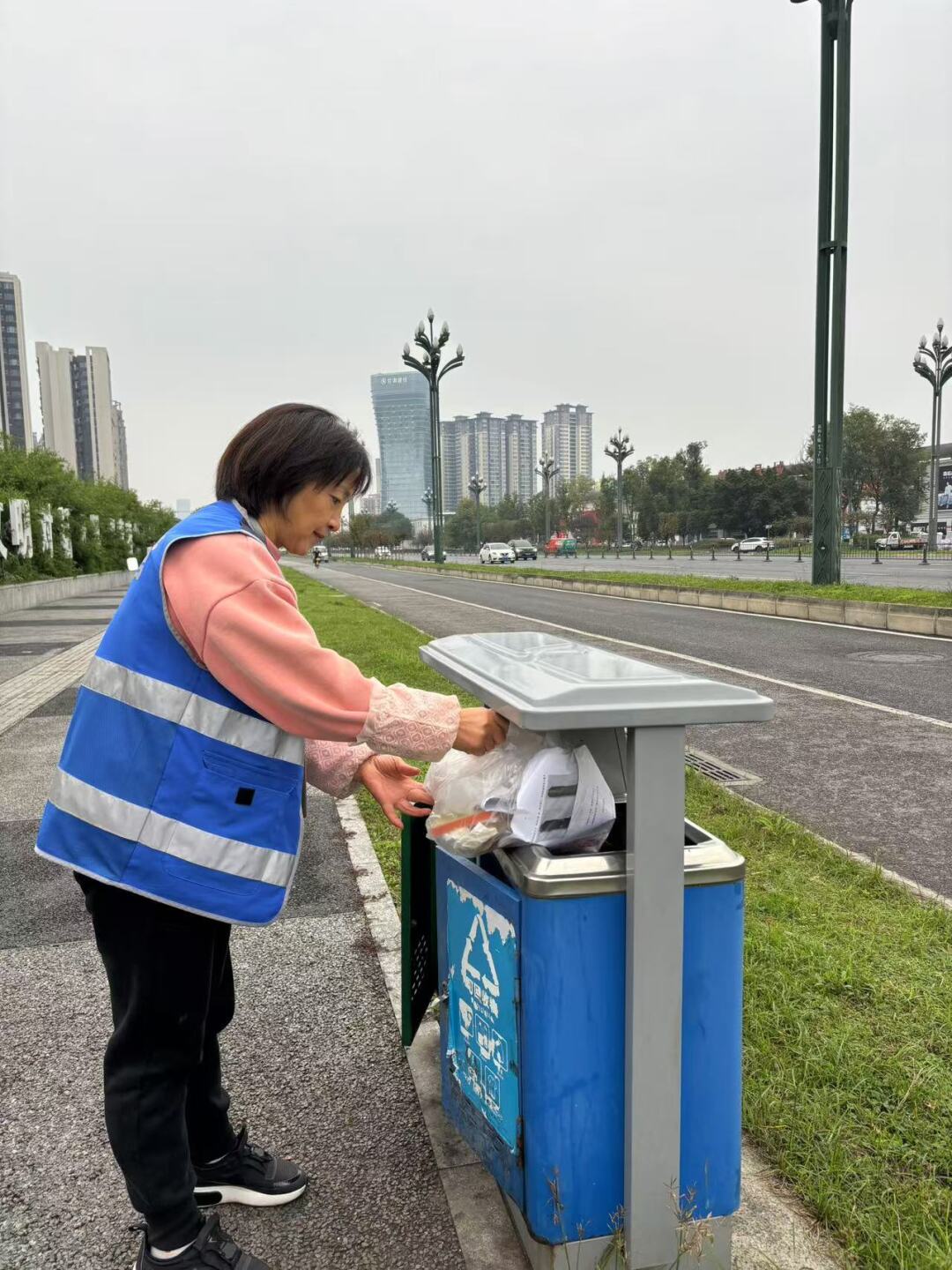 加強(qiáng)重點(diǎn)街道巡查上報(bào)，提升城市管理水平